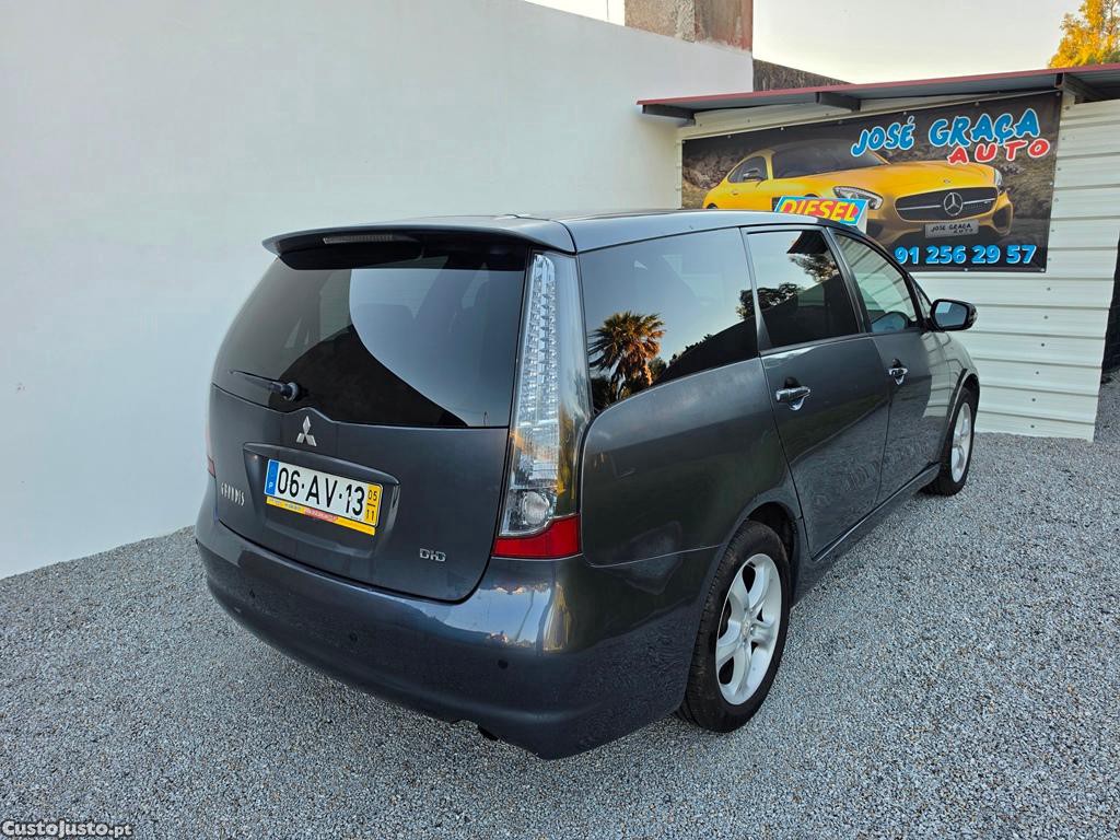 Mitsubishi Grandis 2.0Did 136Cv 7 Lugares 11/2005 — fotografia 12