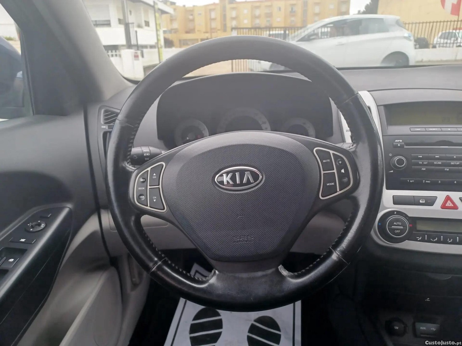 Kia Ceed 1.4 CVVT EX ISG — fotografia 4
