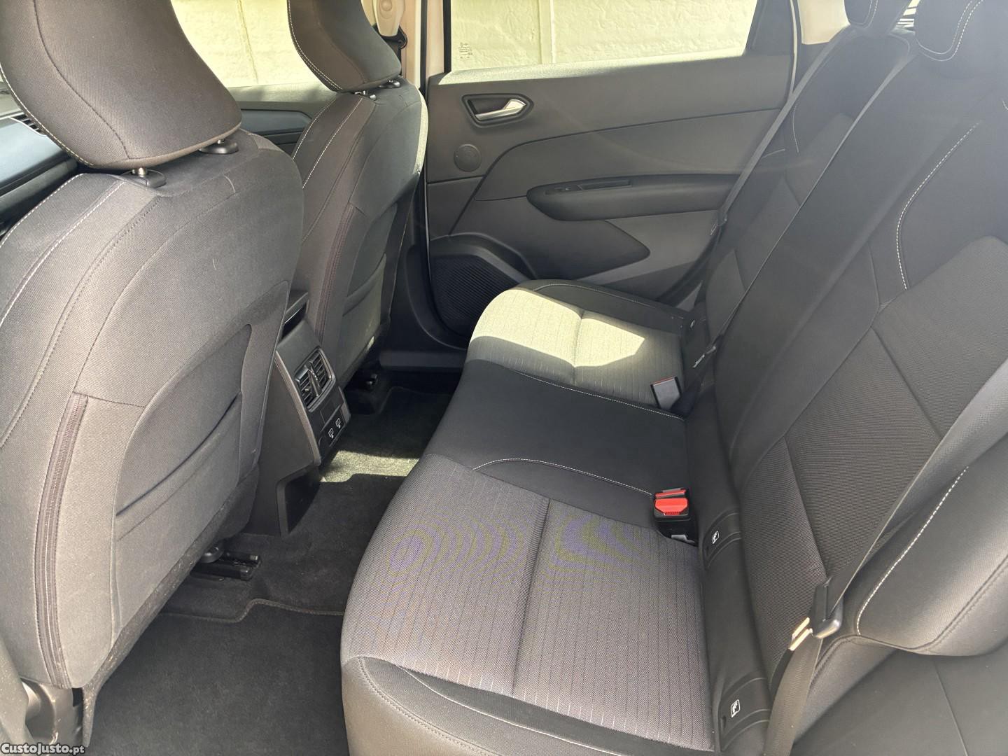 Renault Arkana 1.6 E-Tech Full Hybrid Evolution — fotografia 12
