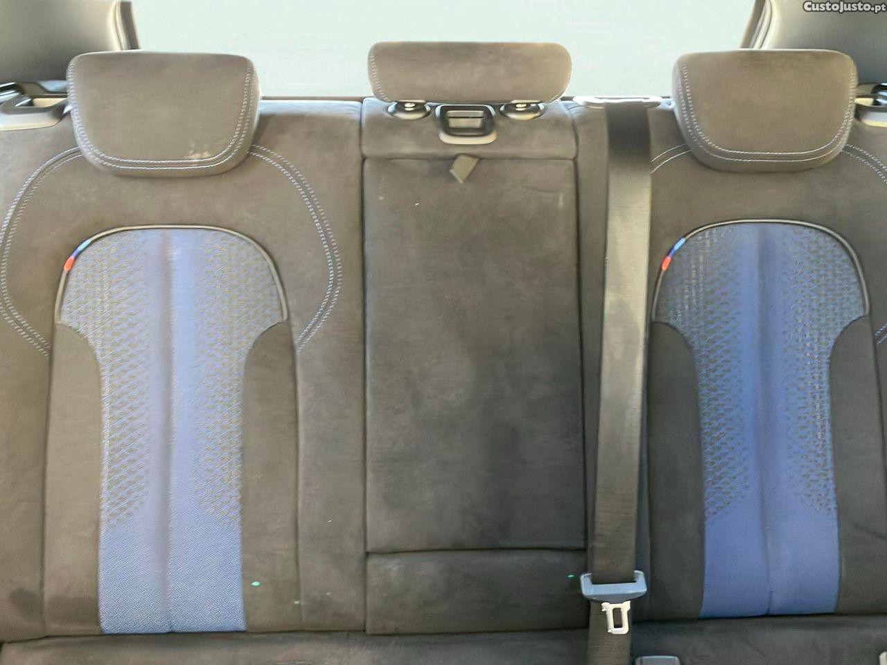 BMW 118 i Pack Desportivo M Auto — fotografia 4