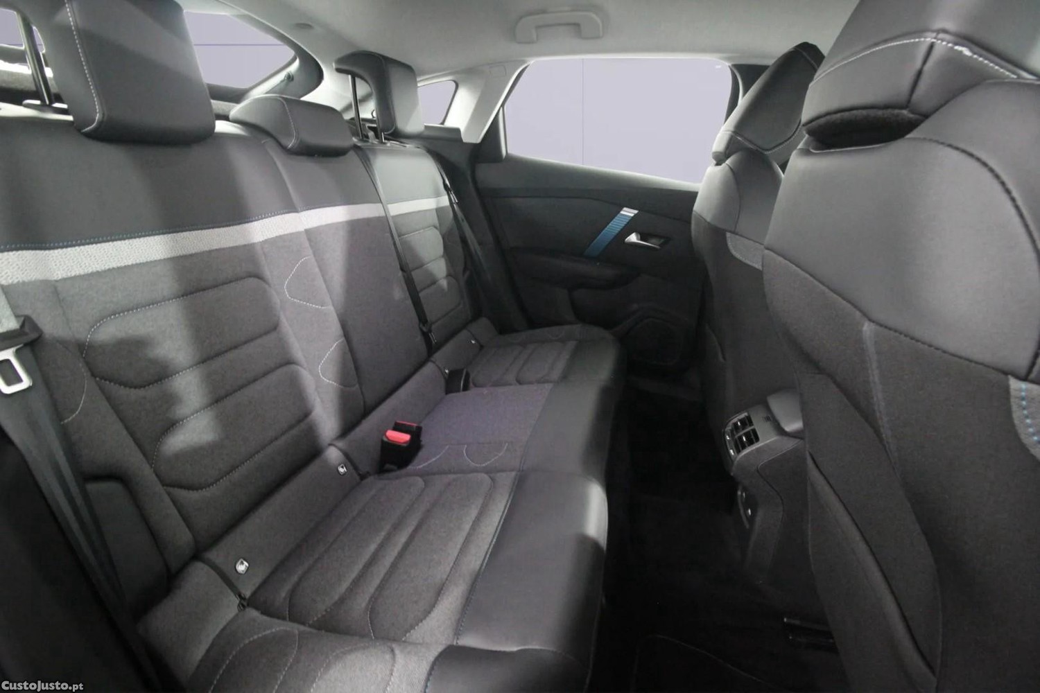 Citroën e-C4 50 kWh Shine Pack — fotografia 4