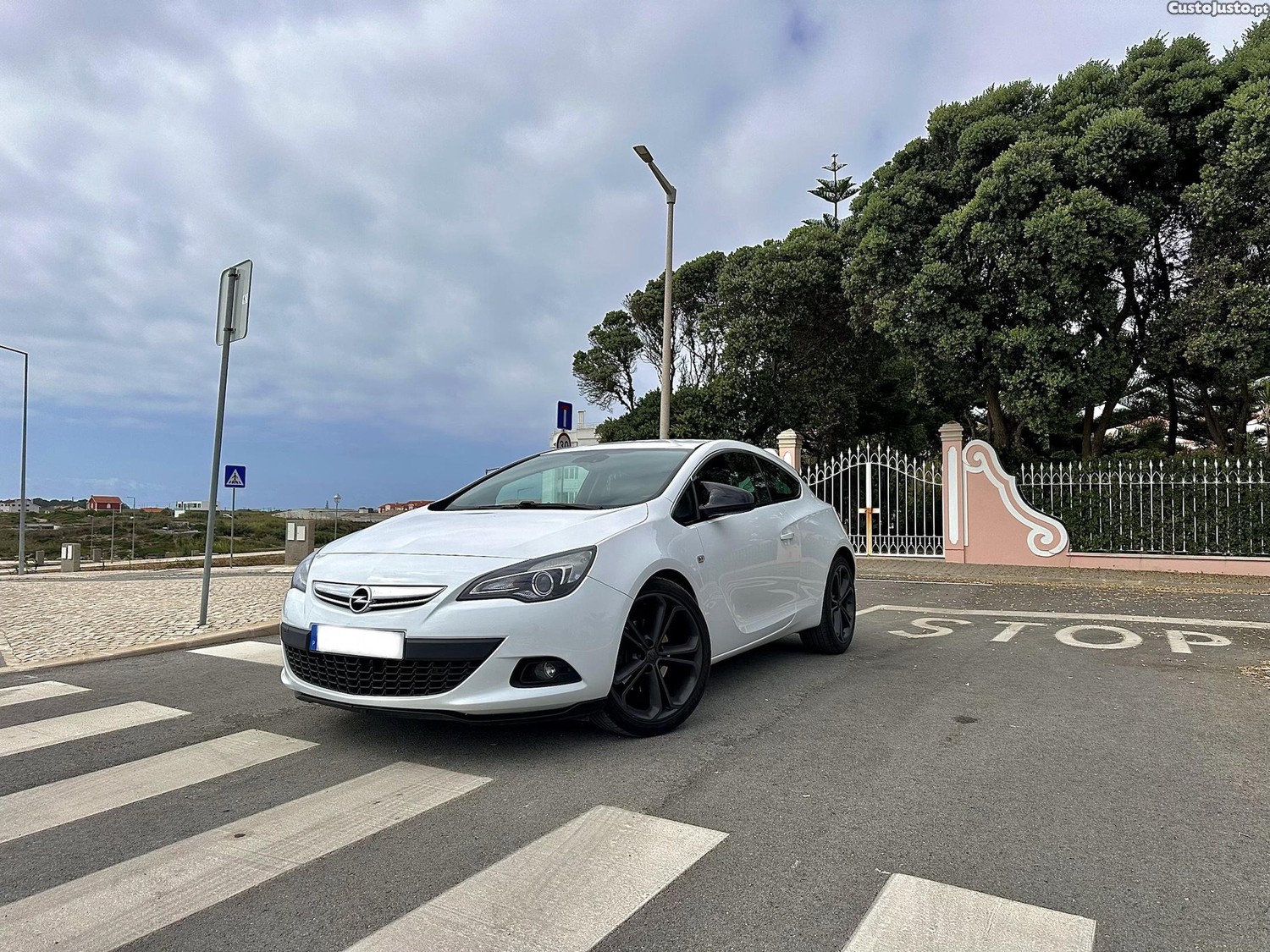 Opel Astra GTC — fotografia 3