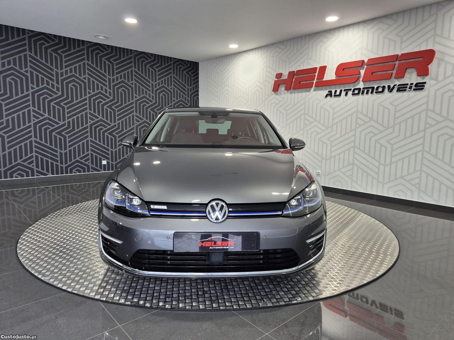 Volkswagen Golf e- AC/DC — fotografia 11