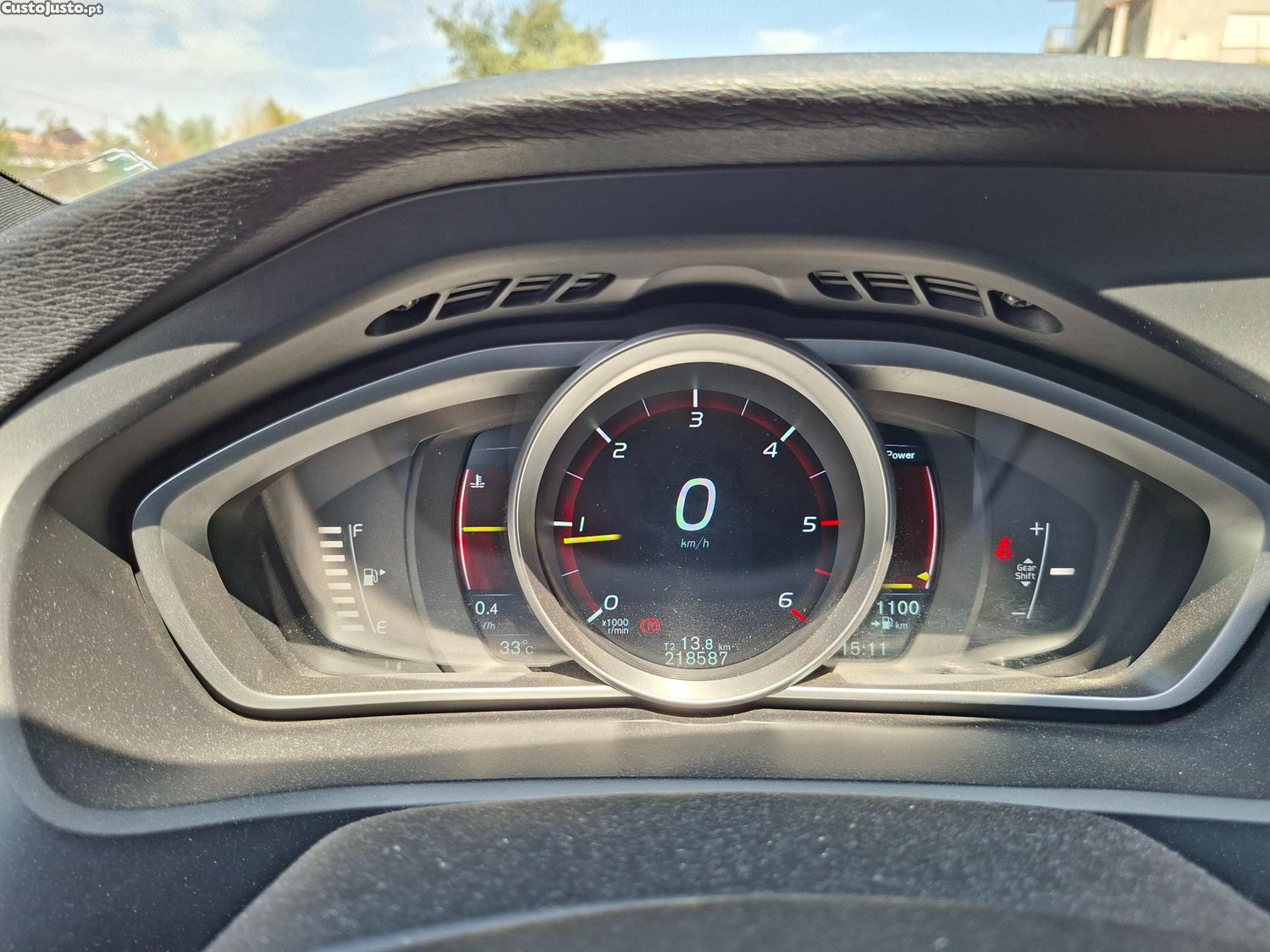 Volvo V40 D4 R-Design — fotografia 3
