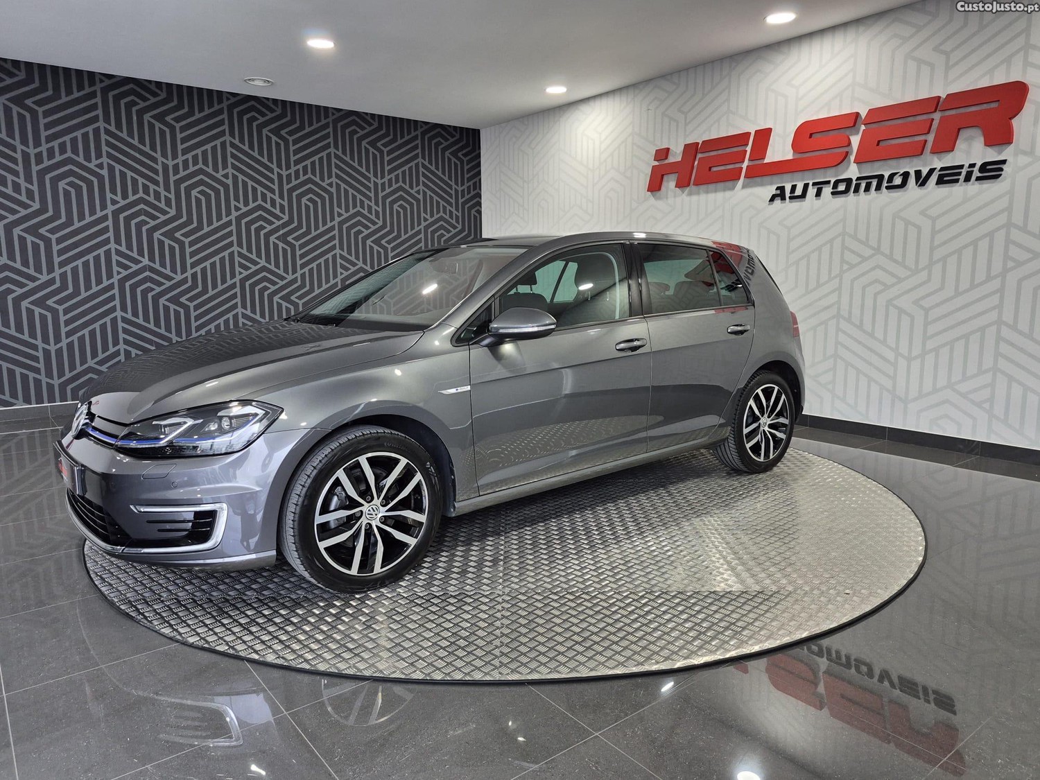 Volkswagen Golf e- AC/DC — fotografia 10