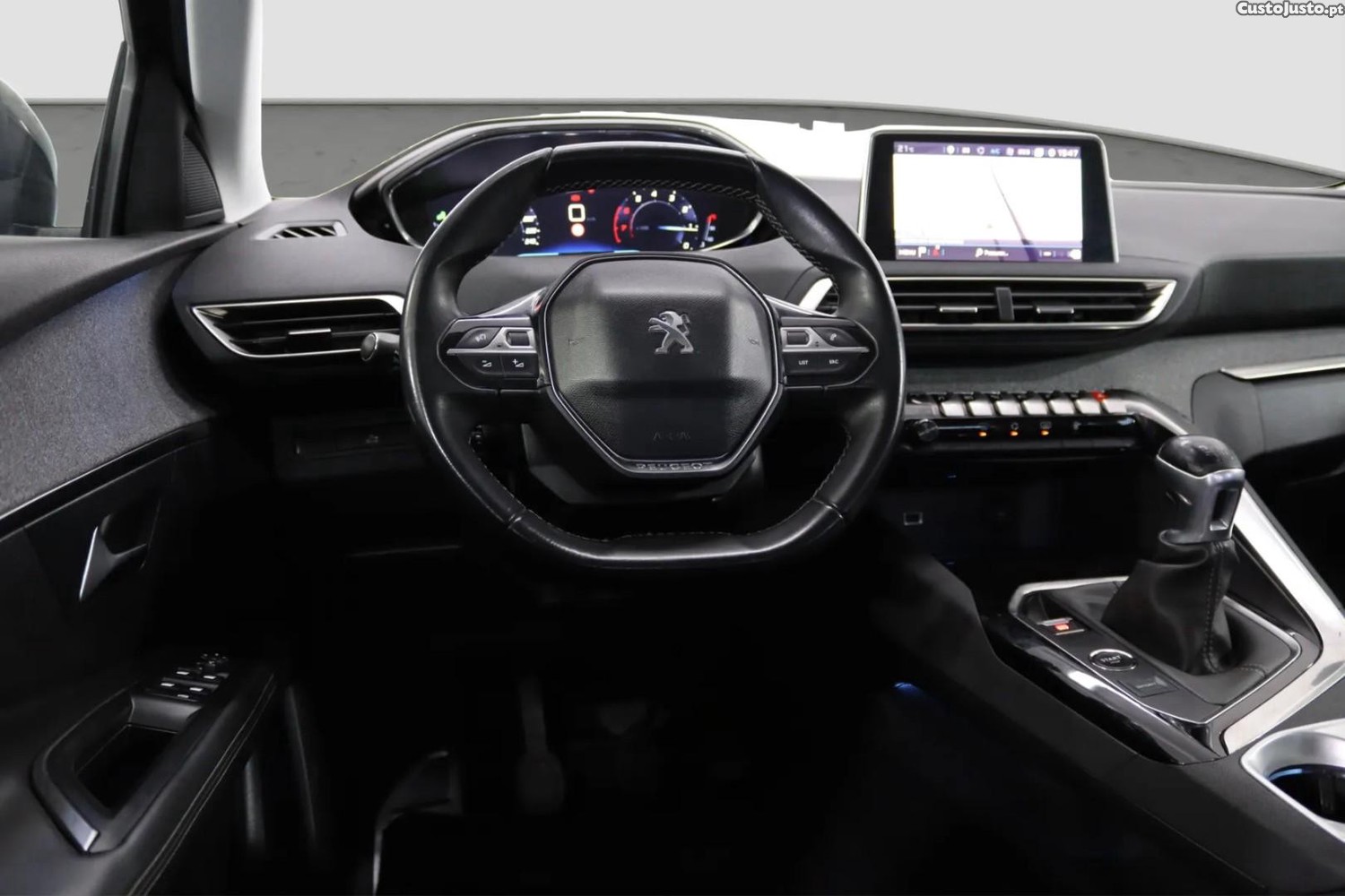 Peugeot 3008 1.2 PureTech Allure — fotografia 8