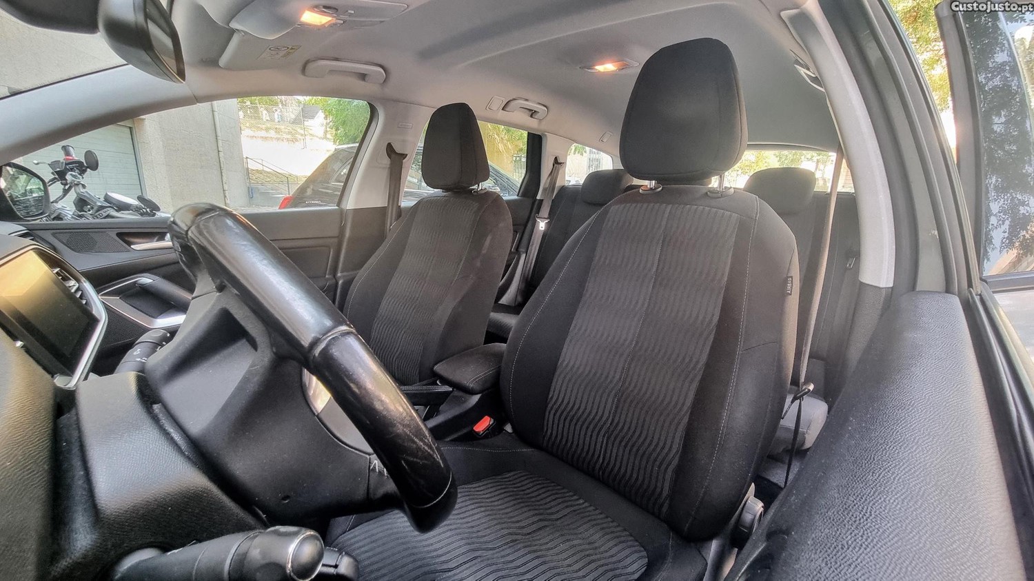 Peugeot 308 SW Business — fotografia 7
