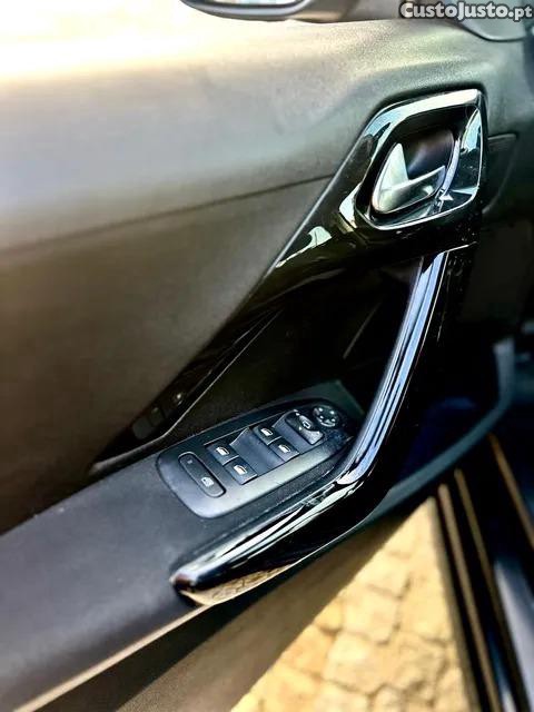 Peugeot 208 1.4 HDi (2012-2015) — fotografia 3