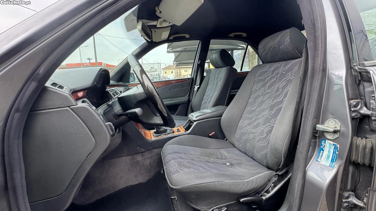 Mercedes-Benz E 220 CDI Classic — fotografia 14