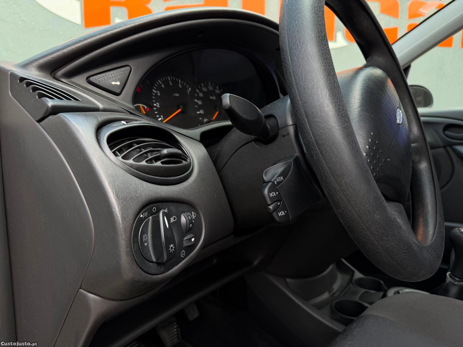 Ford Focus SW 1.4 Comfort — fotografia 13