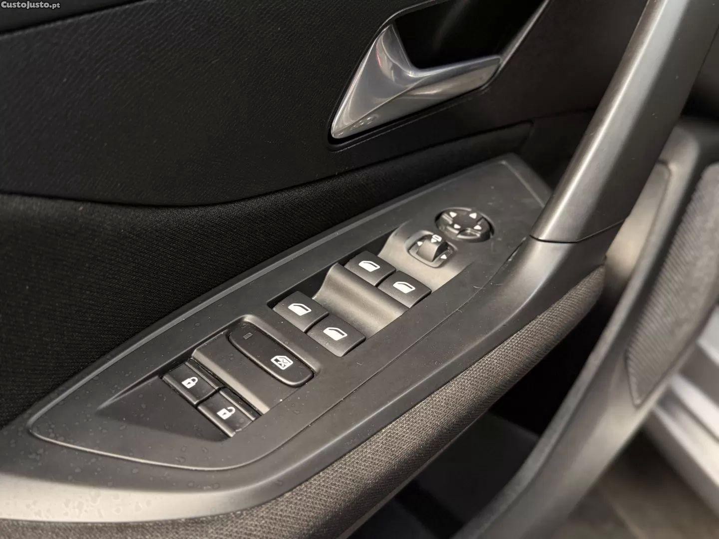 Peugeot 308 1.2 puretech active pack — fotografia 10
