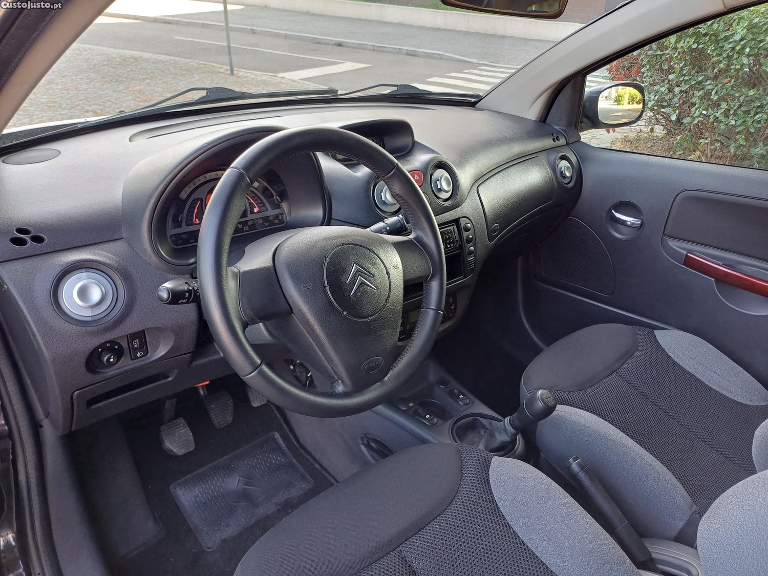 Citroën C2 1.4 HDI VTR 4 lugares — fotografia 4