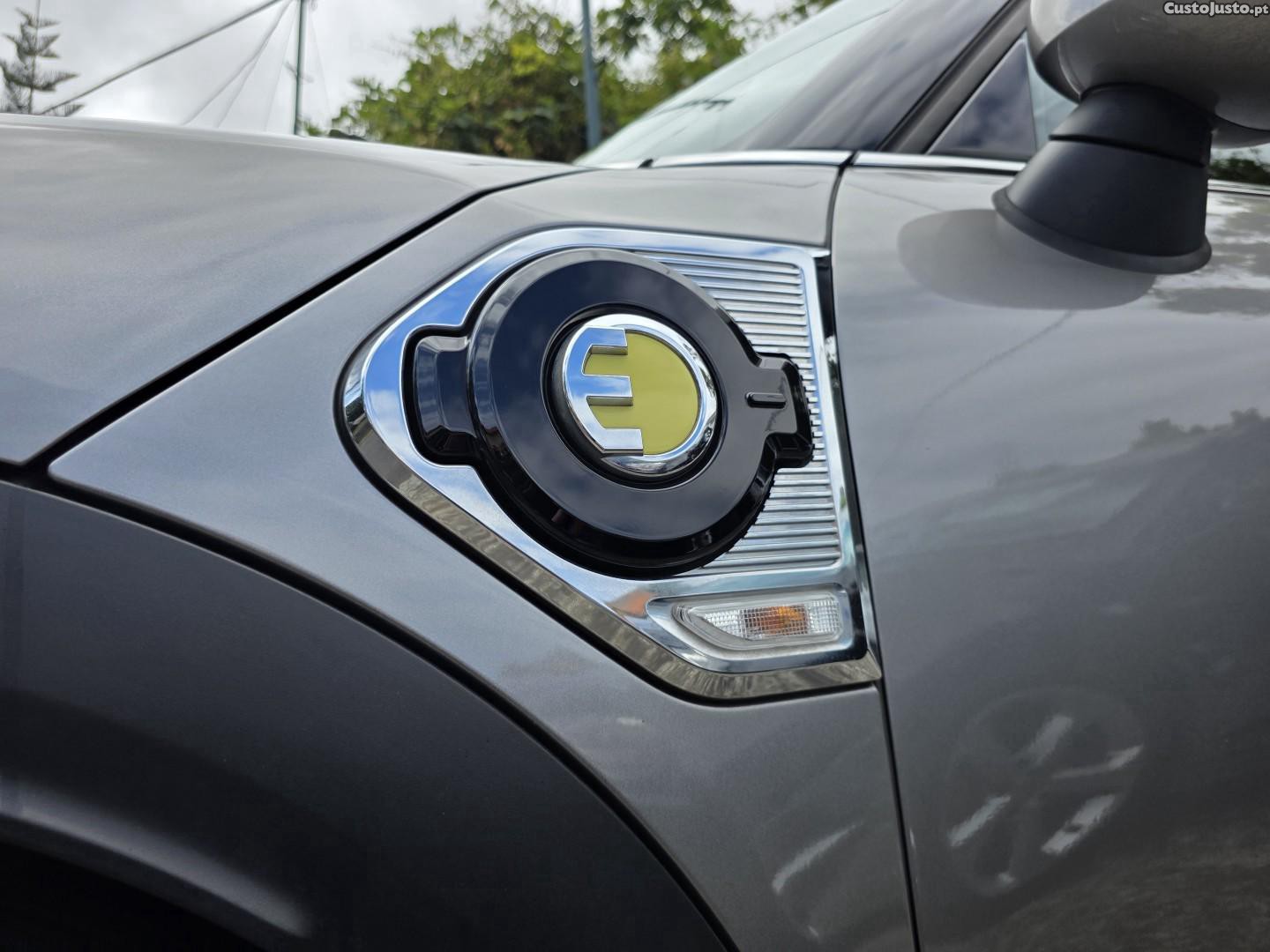 MINI Countryman Cooper SE ALL4 Auto — fotografia 3