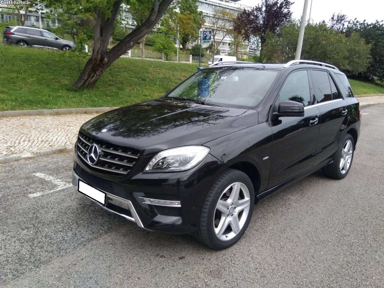 Mercedes-Benz ML 350 d Bluetec 4Matic AMG — fotografia 9