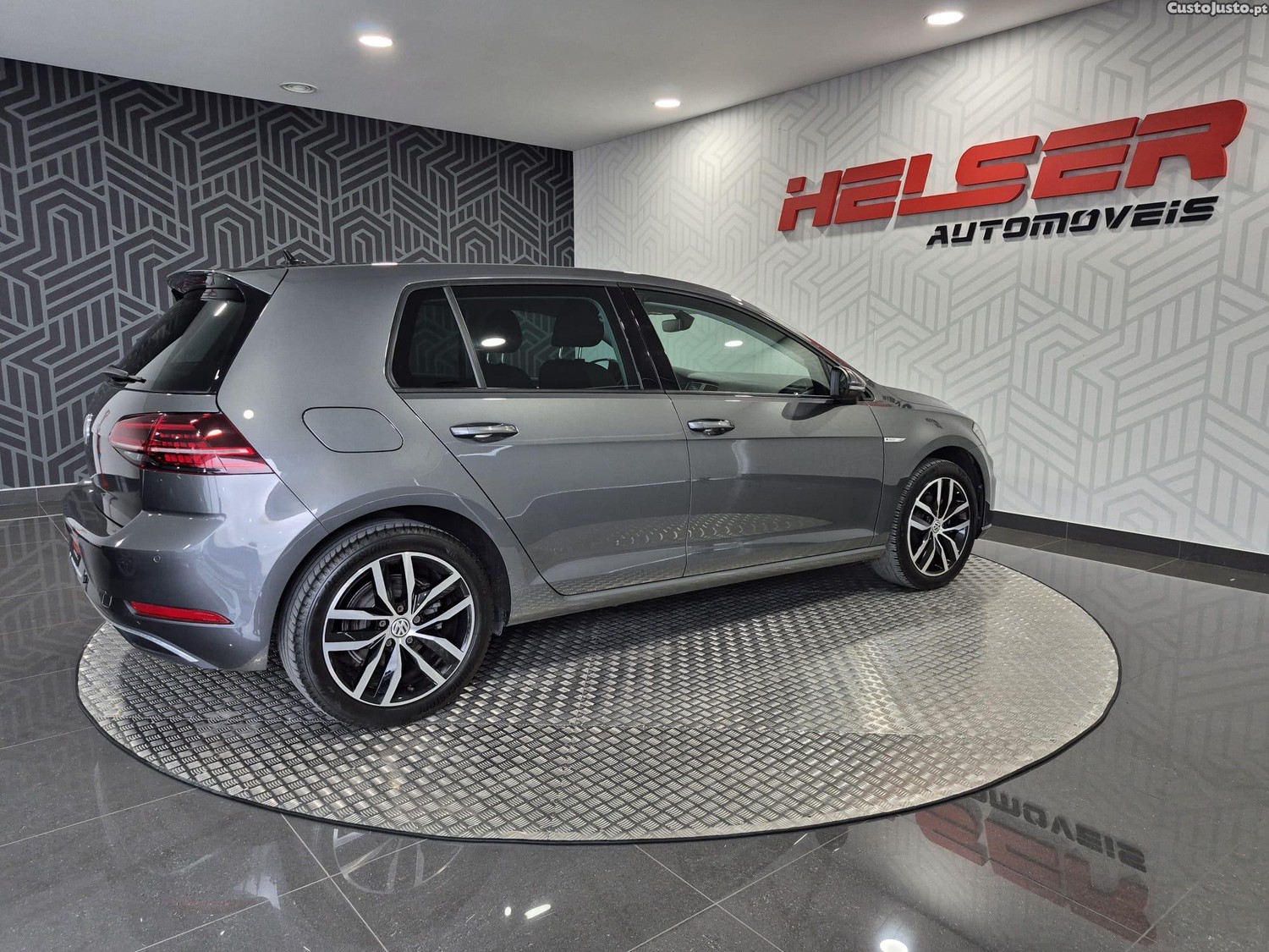 Volkswagen Golf e- AC/DC — fotografia 6