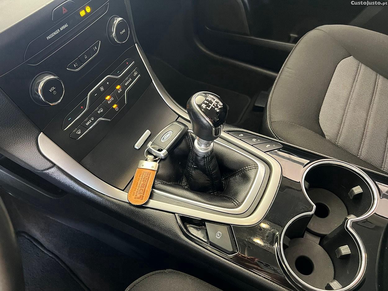 Ford Galaxy 2.0 TDCi Trend — fotografia 12