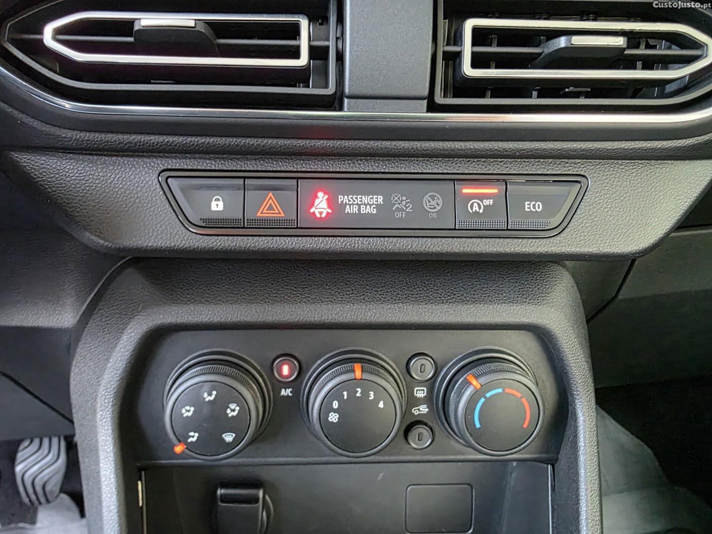 Dacia Sandero 1.0 TCe Comfort — fotografia 12