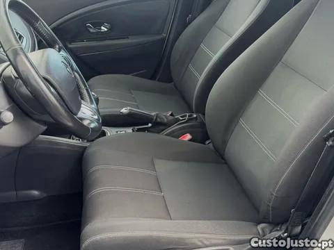 Renault Mégane Sport Tourer 1.5 dCi Confort — fotografia 20