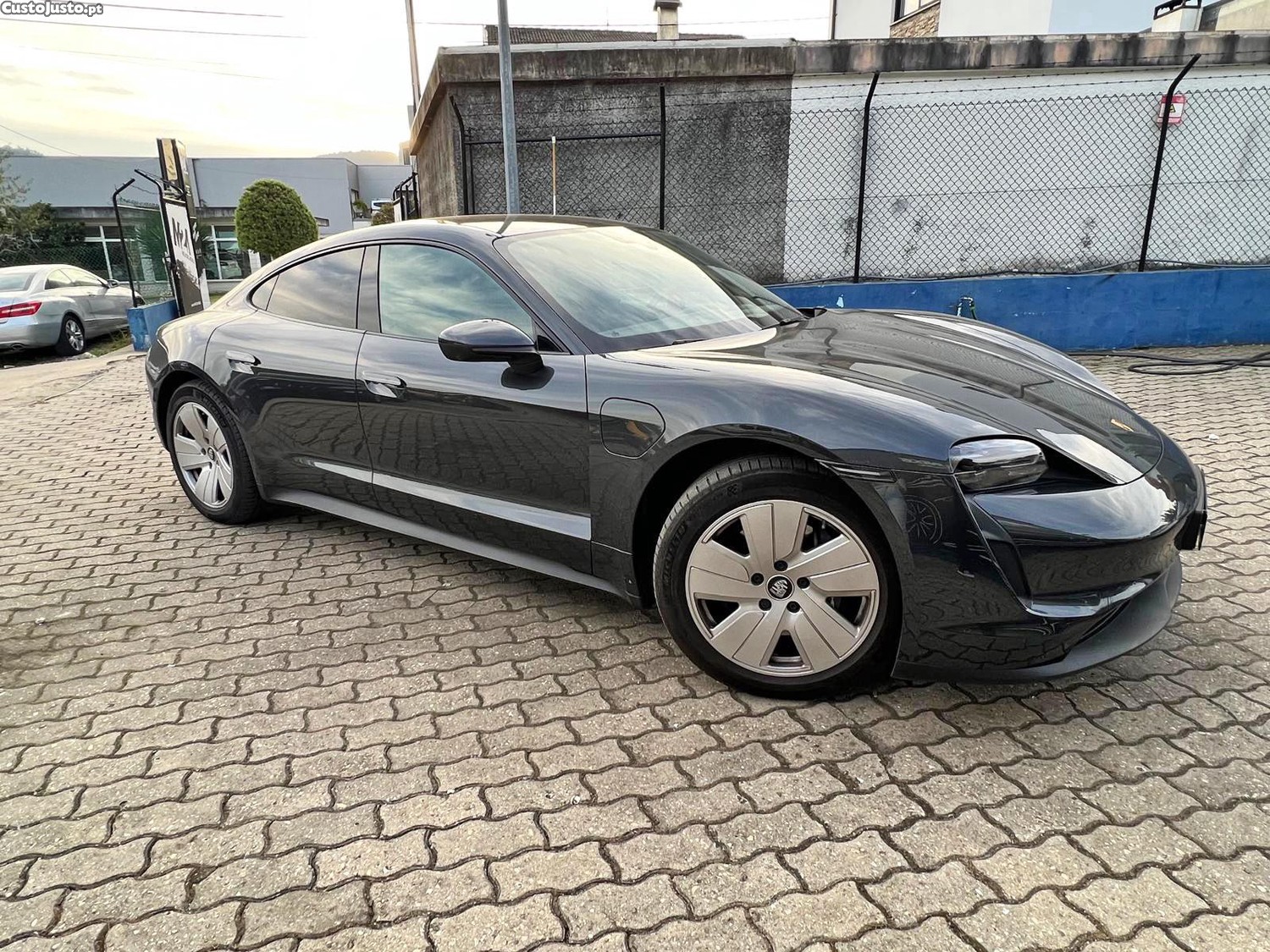 Porsche Taycan Bateria Performance Plus — fotografia 12