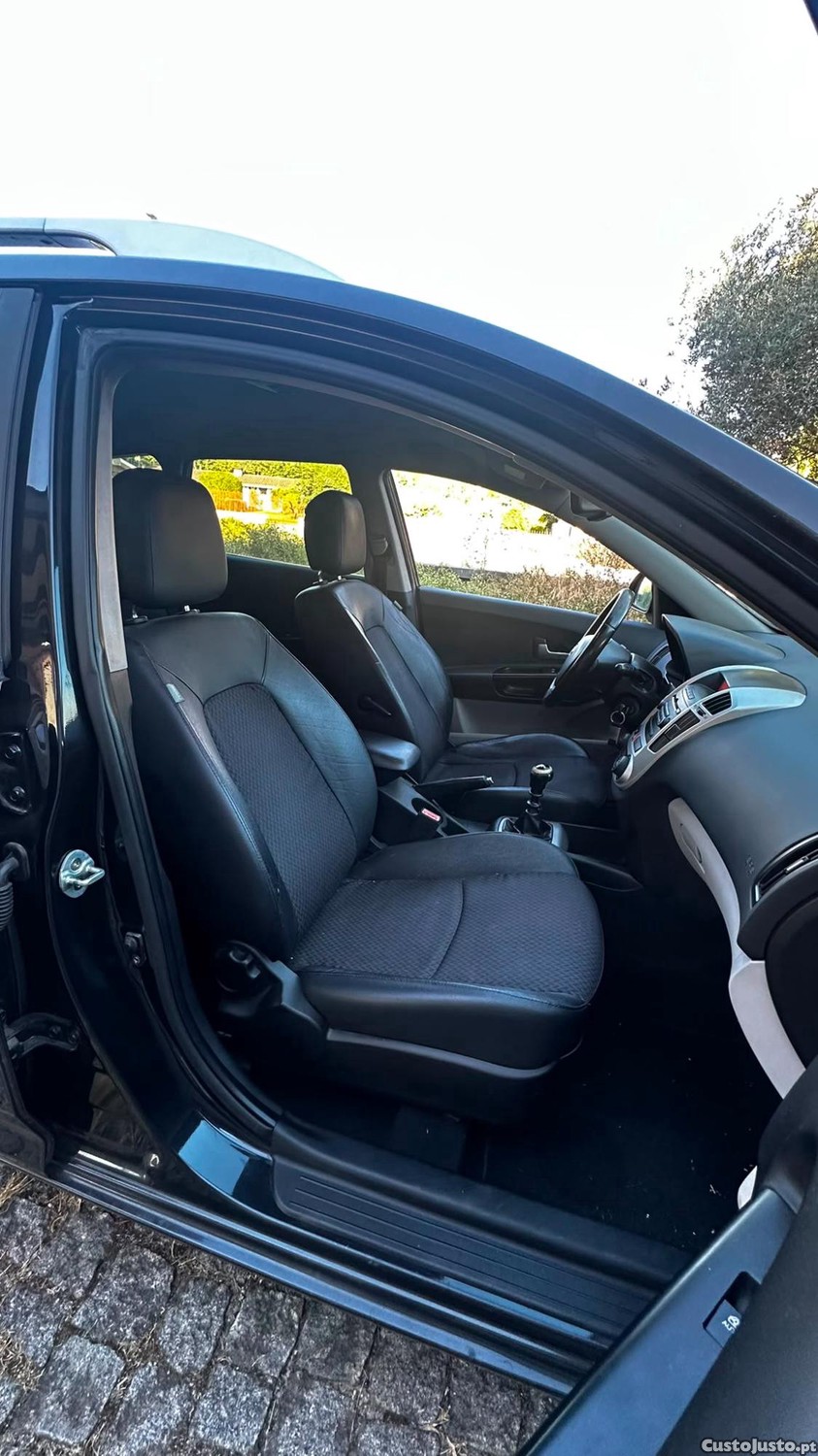 Kia Ceed 1.6 CRDI — fotografia 4