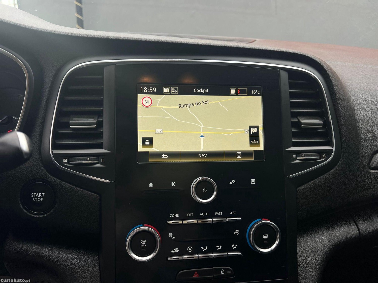 Renault Mégane Sport Tourer 1.5 Blue dCi Limited — fotografia 16