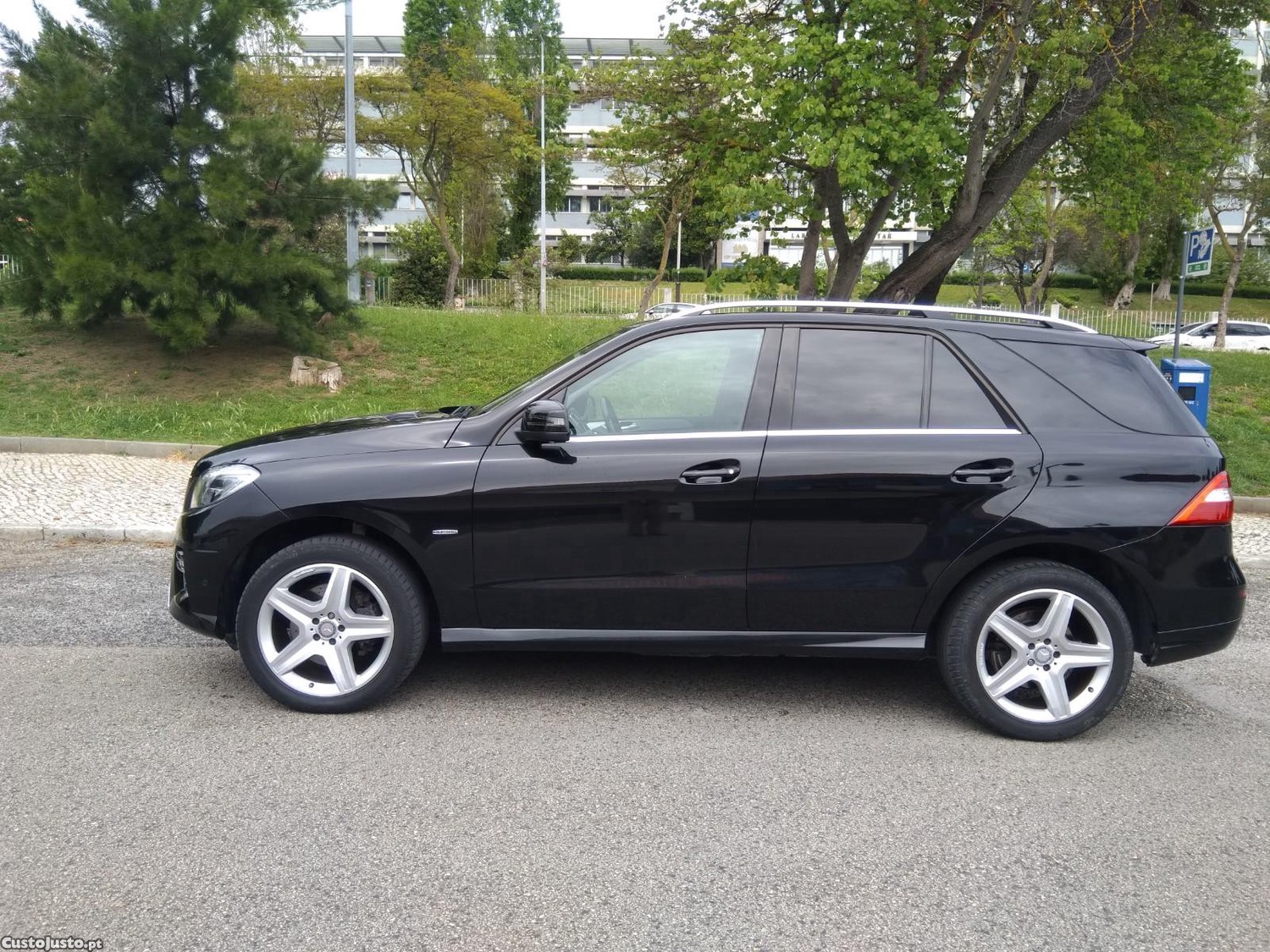 Mercedes-Benz ML 350 d Bluetec 4Matic AMG — fotografia 8