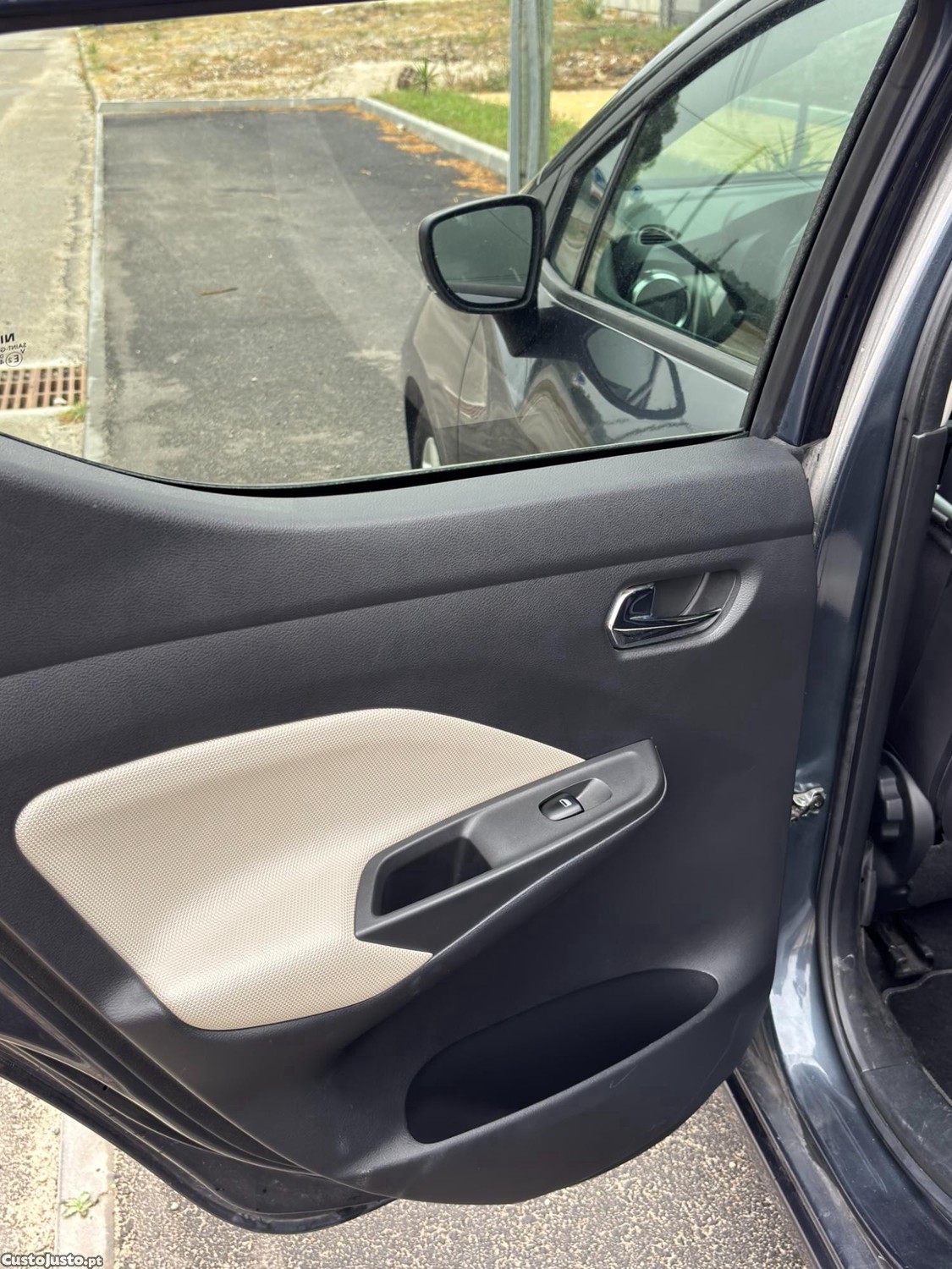 Nissan Micra 1.0 — fotografia 5