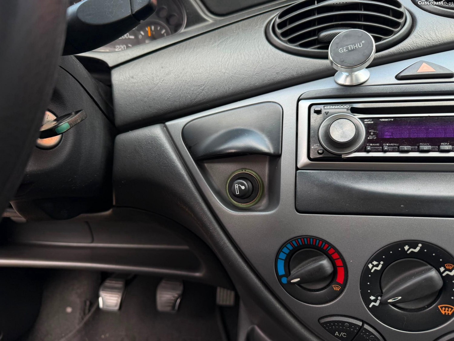 Ford Focus SW 1.4 Comfort — fotografia 8