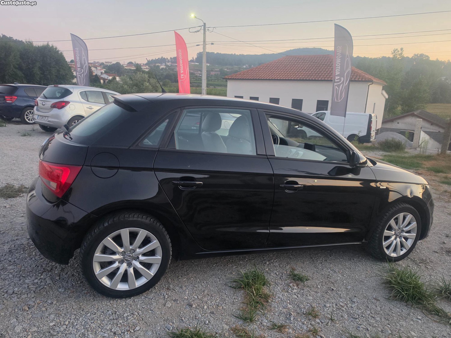 Audi A1 1.6 TDIS line5 portas muito novo — fotografia 12