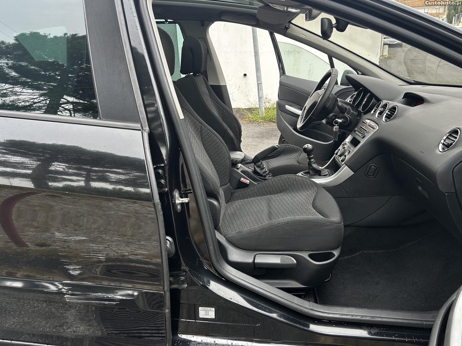 Peugeot 308 SW 1.6 HDI 110CV — fotografia 6