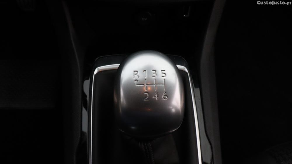 Peugeot 308 1.5 BlueHDi Style — fotografia 5