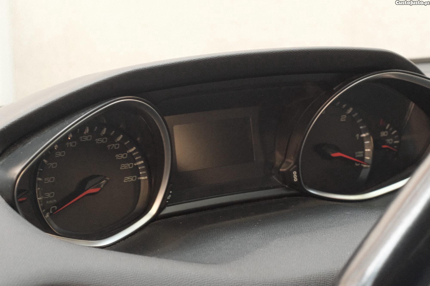 Peugeot 308 SW Business — fotografia 3