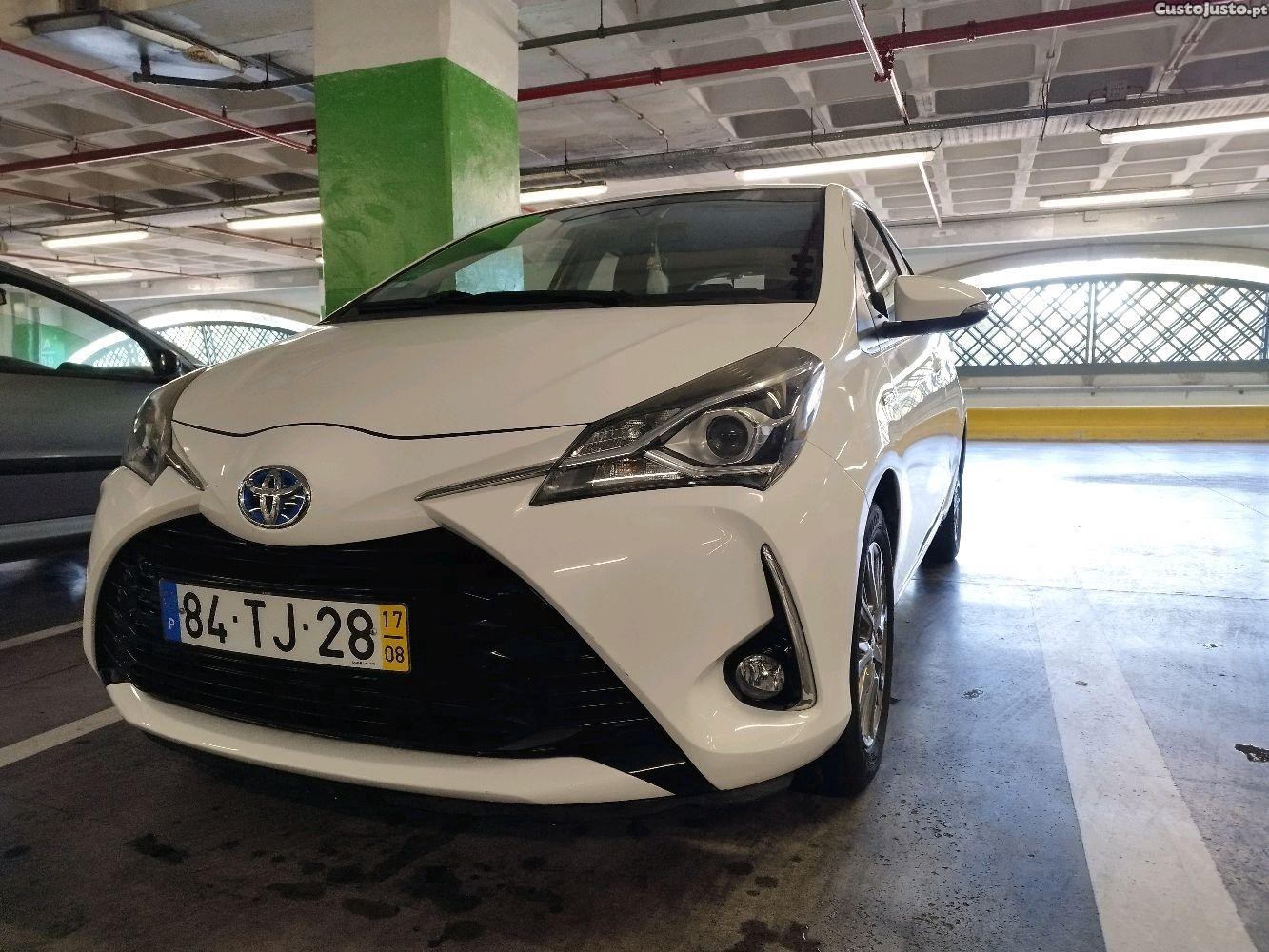 Toyota Yaris Hybrid — fotografia 11