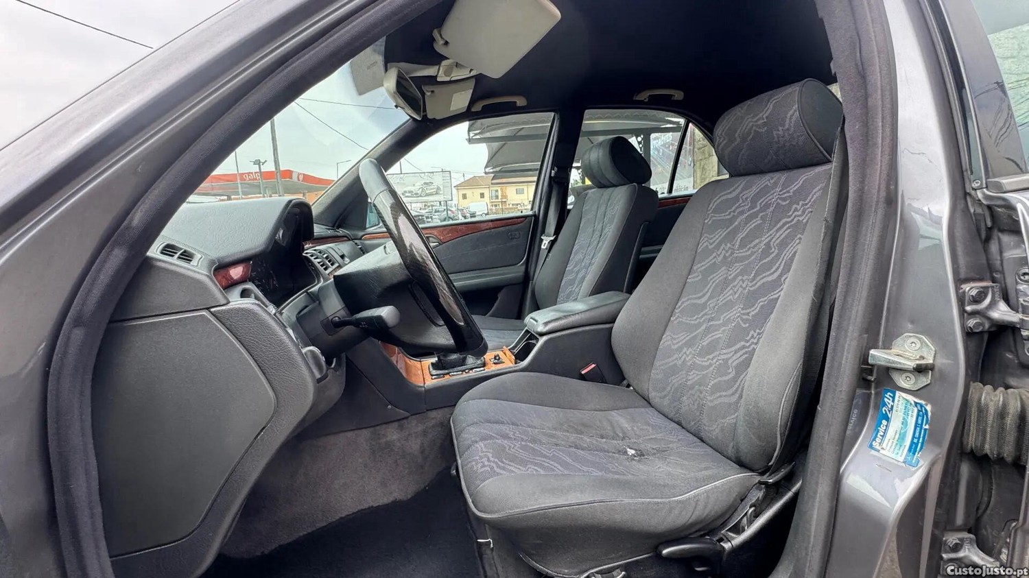 Mercedes-Benz E 220 CDI Classic — fotografia 13