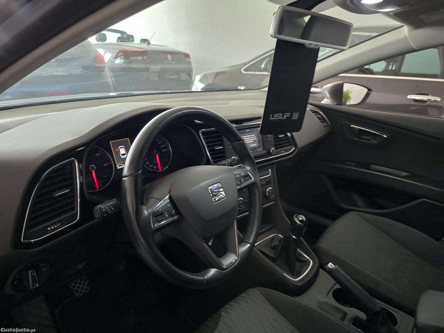 SEAT Leon 1.6 TDI muito novo — fotografia 7