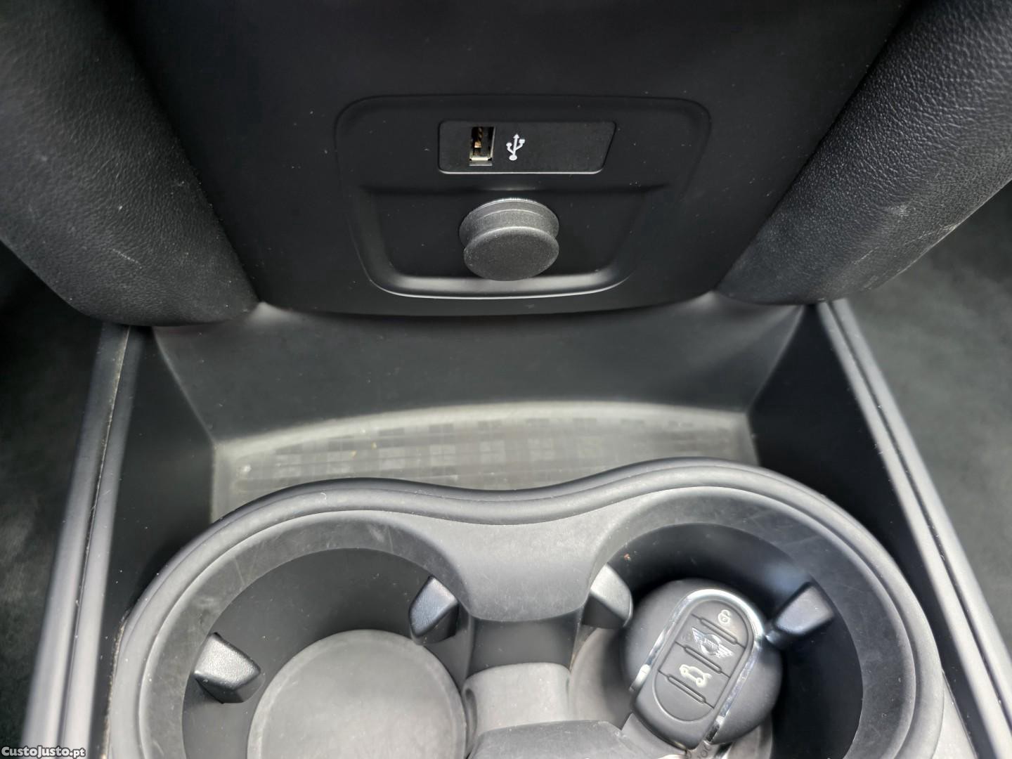 MINI Countryman Cooper SE ALL4 Auto — fotografia 18