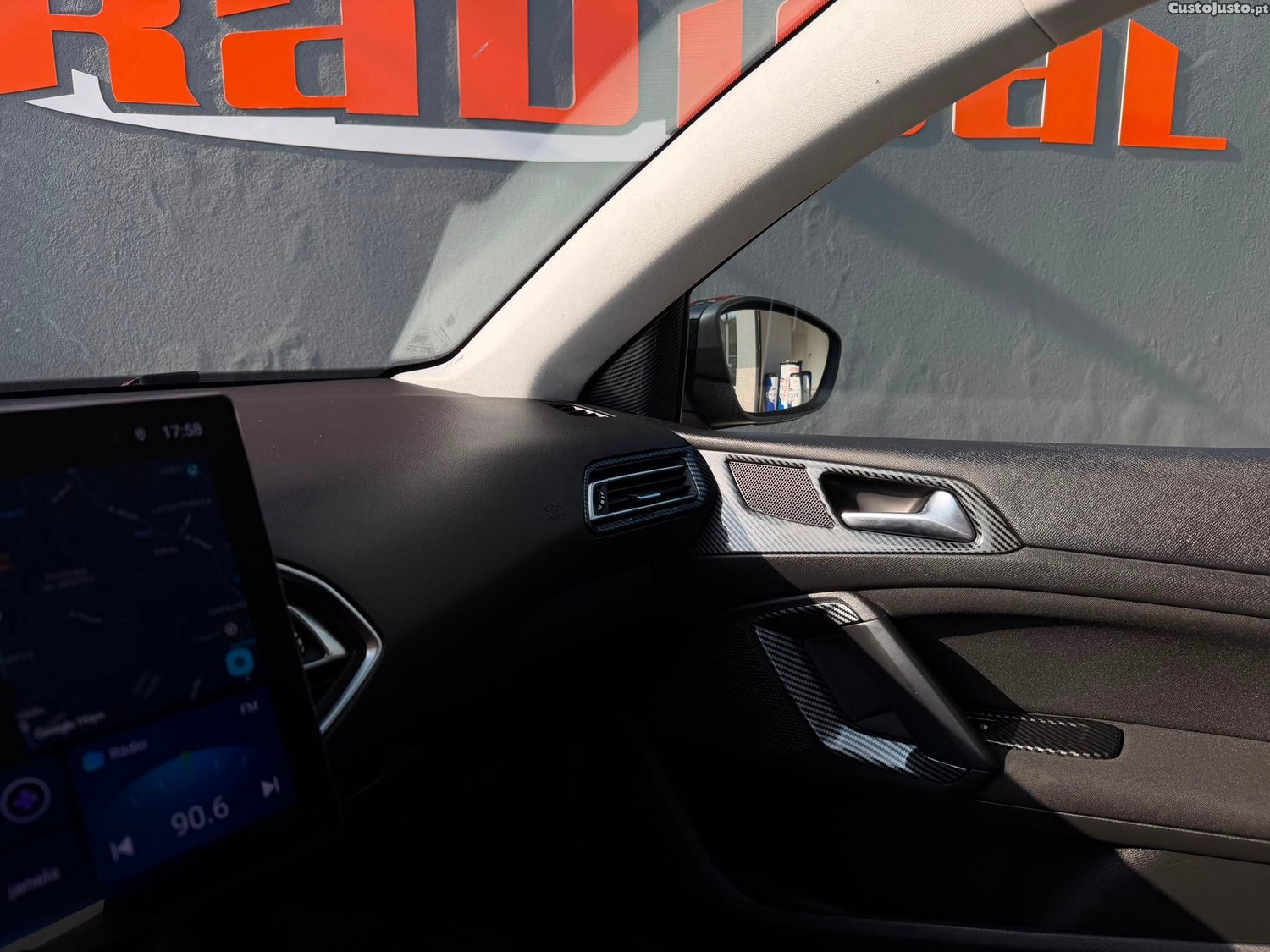 Peugeot 308 1.6 e-HDi Allure J17 — fotografia 8