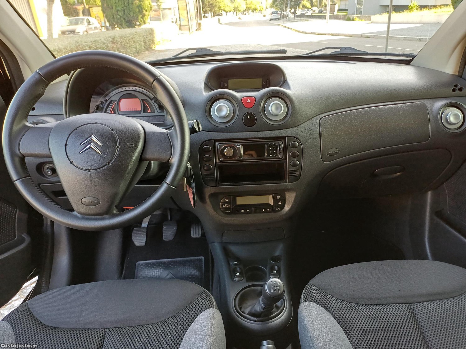 Citroën C2 1.4 HDI VTR 4 lugares — fotografia 3