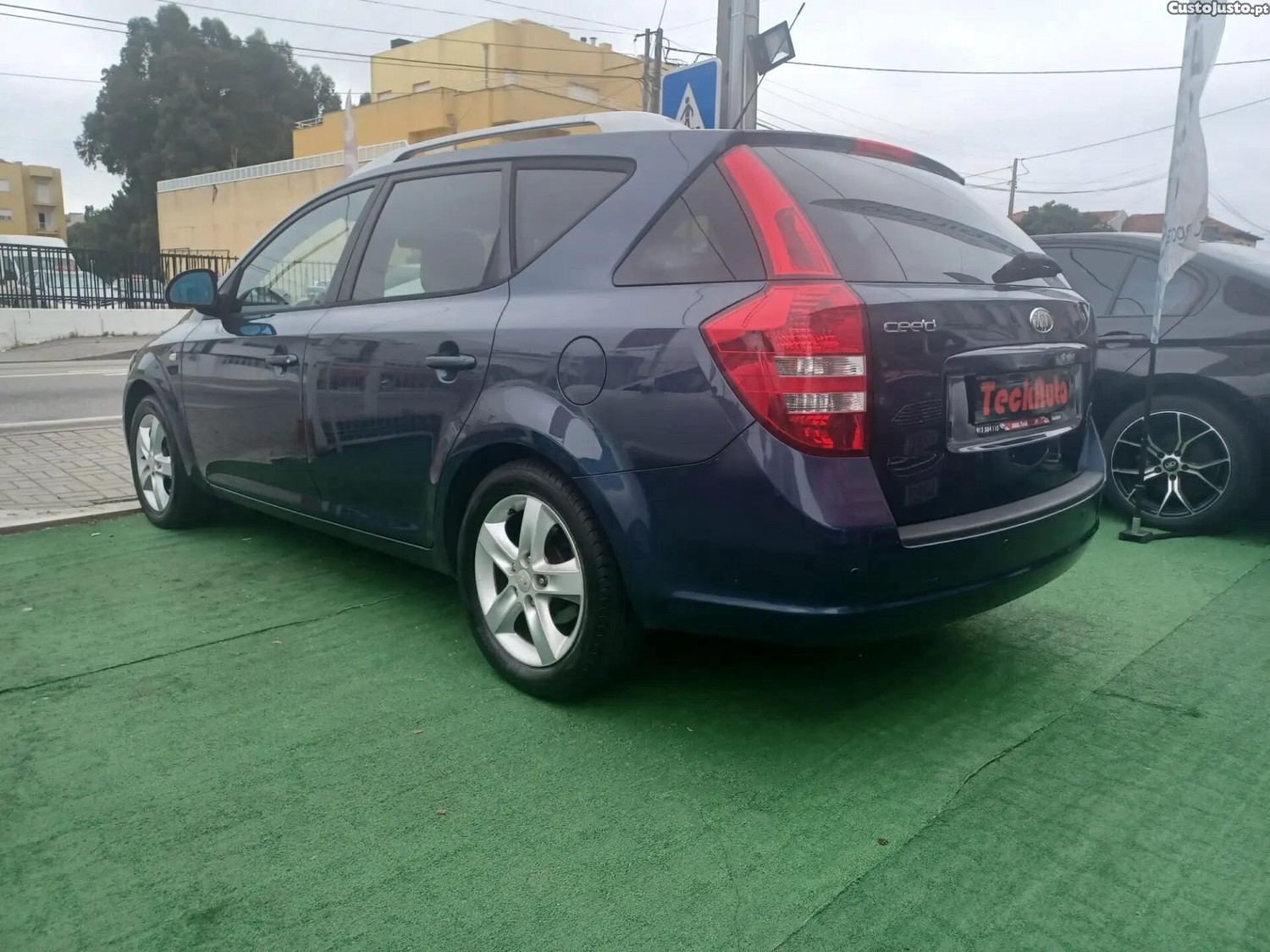 Kia Ceed 1.4 CVVT EX ISG — fotografia 13