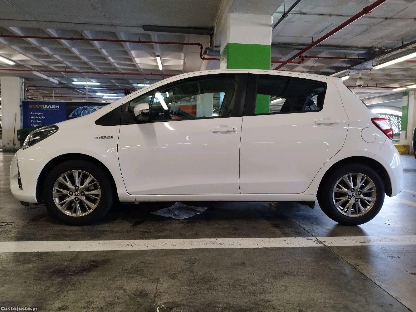 Toyota Yaris Hybrid — fotografia 10