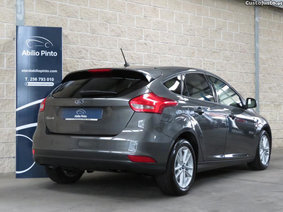 Ford Focus 1.5 TDCi Trend+ — fotografia 18