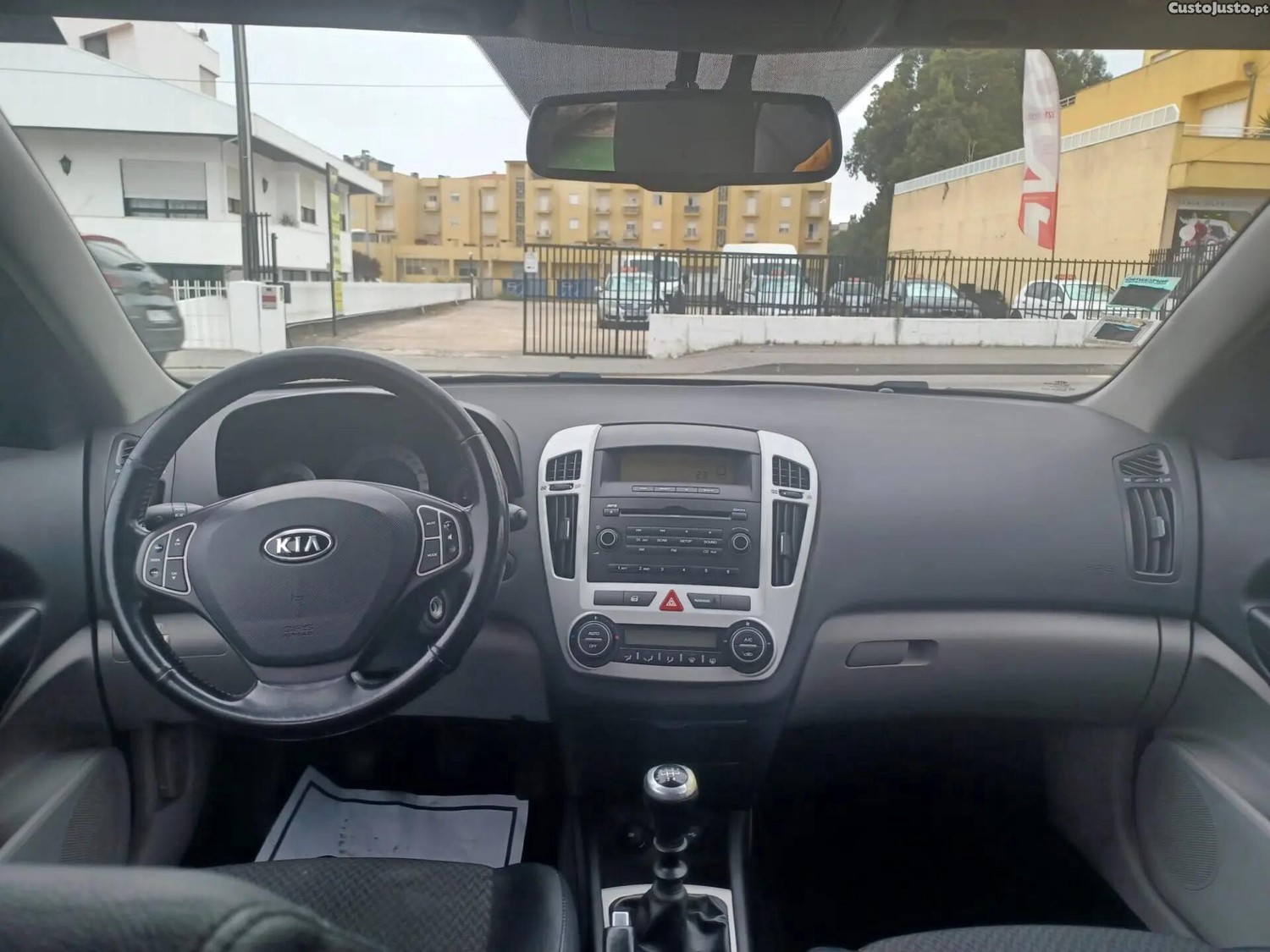 Kia Ceed 1.4 CVVT EX ISG — fotografia 3