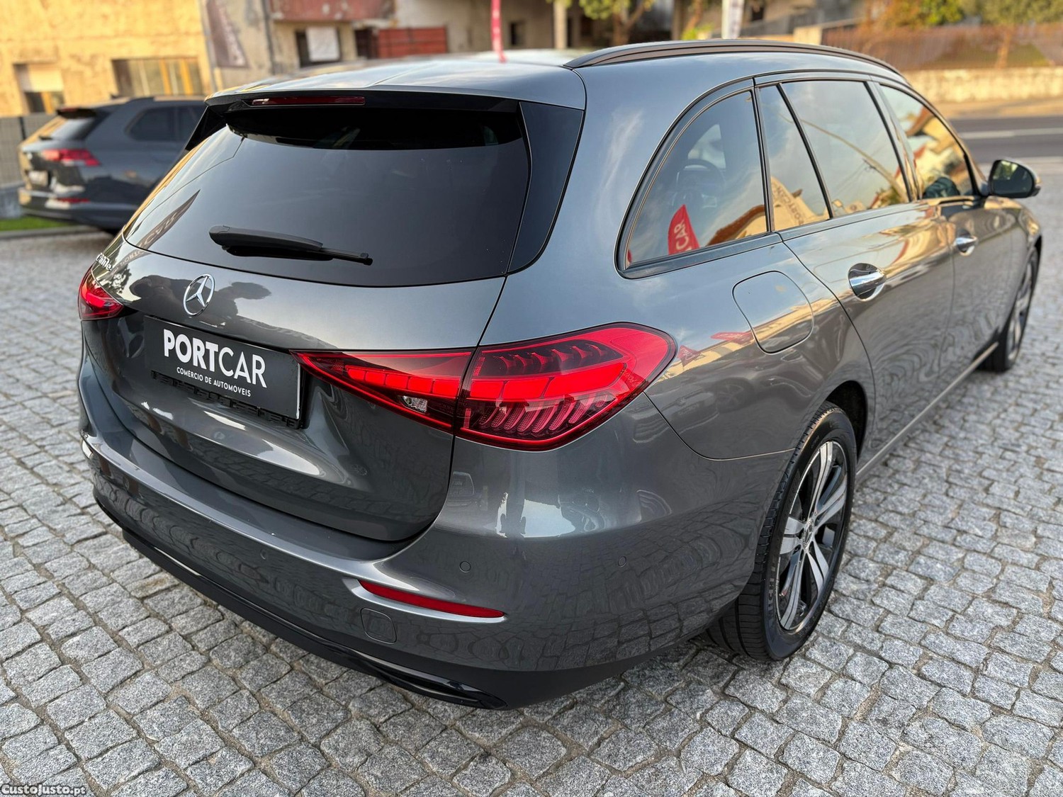Mercedes-Benz C 300 e Avantgarde — fotografia 13
