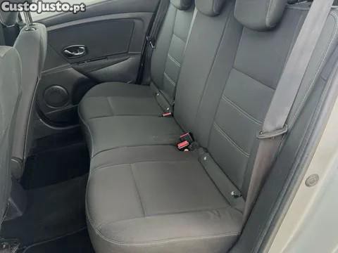 Renault Mégane Sport Tourer 1.5 dCi Confort — fotografia 19