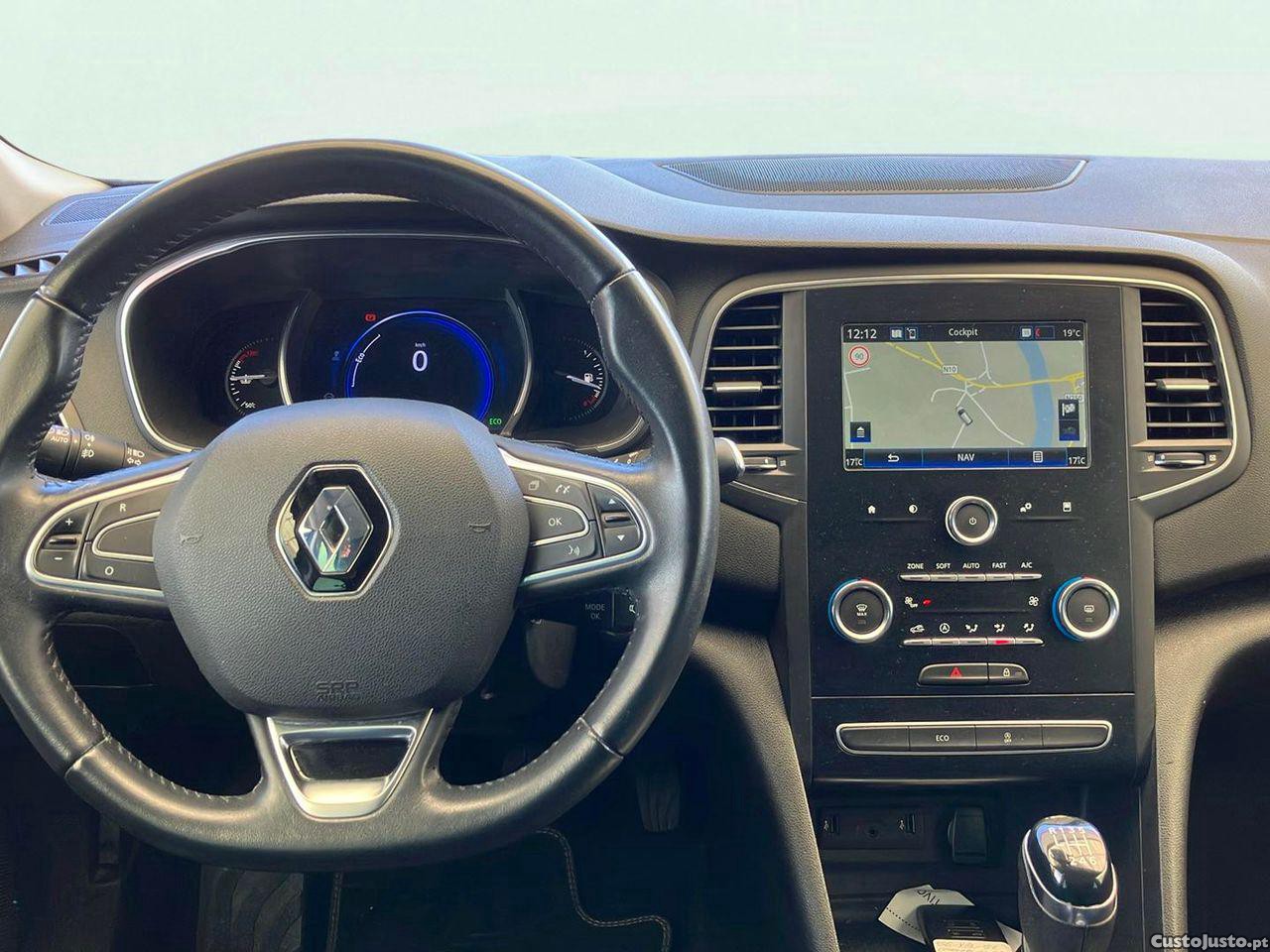 Renault Mégane Sport Tourer 1.3 TCe Limited — fotografia 8