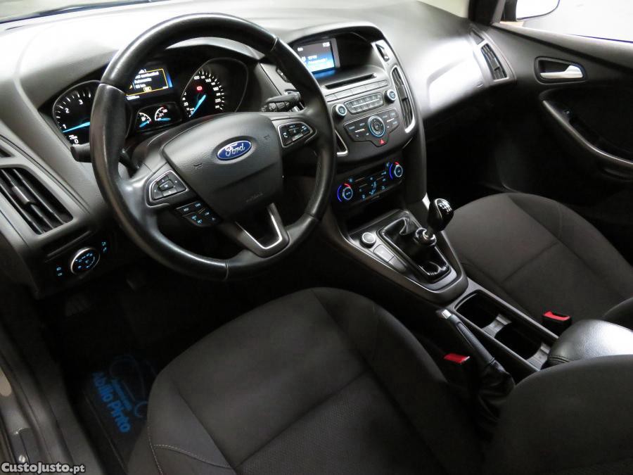 Ford Focus 1.5 TDCi Trend+ — fotografia 17