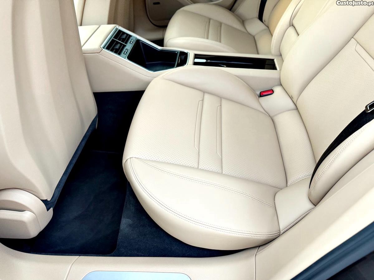 Porsche Panamera 4 E-Hybrid Platinum Edition — fotografia 32