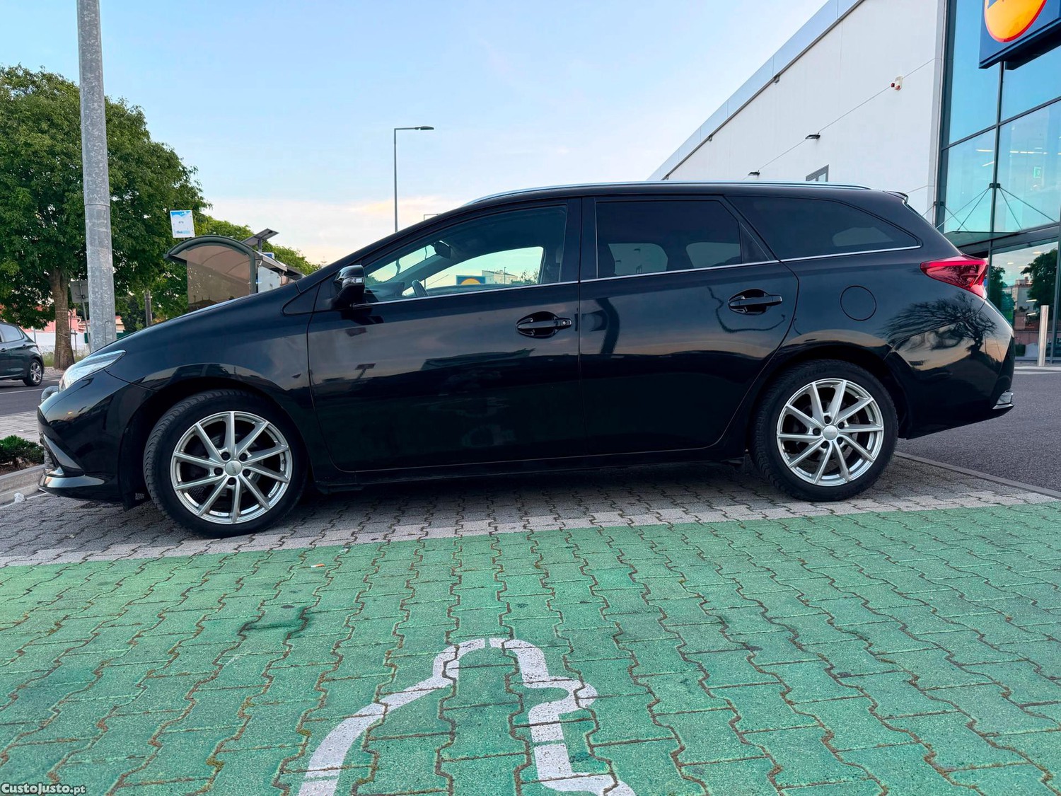 Toyota Auris Touring Sports 1.2 Turbo Aspiration — fotografia 9