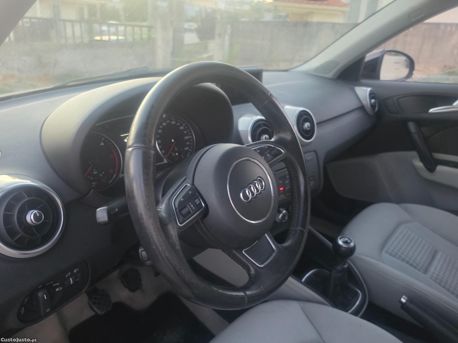 Audi A1 1.6 TDIS line5 portas muito novo — fotografia 6