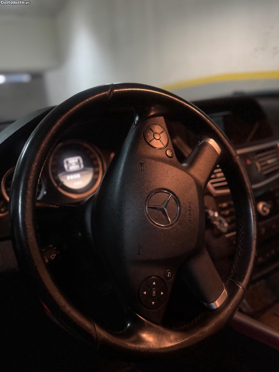 Mercedes-Benz E 220 CDI — fotografia 4